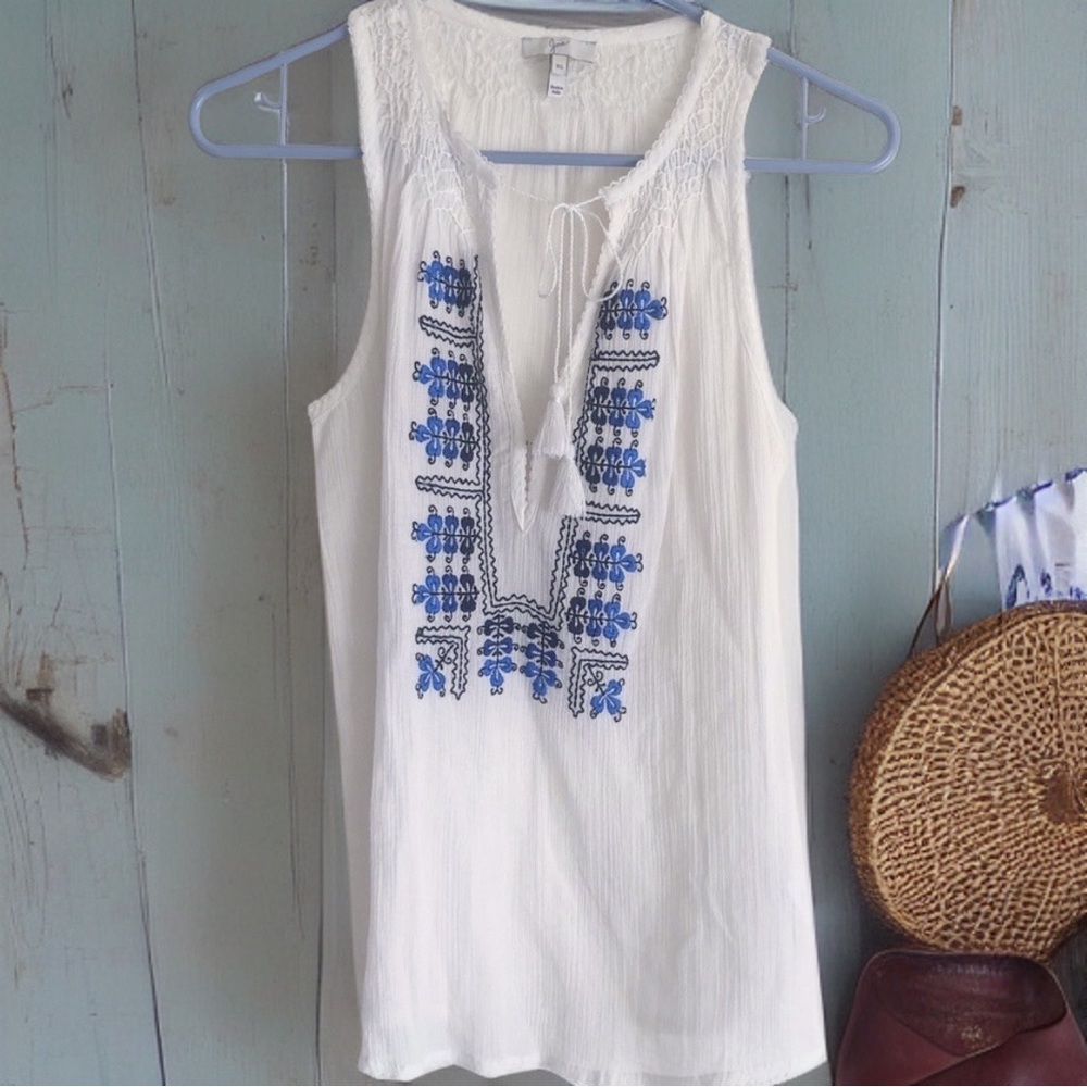 Joie EUC blue embroidered white cotton sleeveless  blouse size large